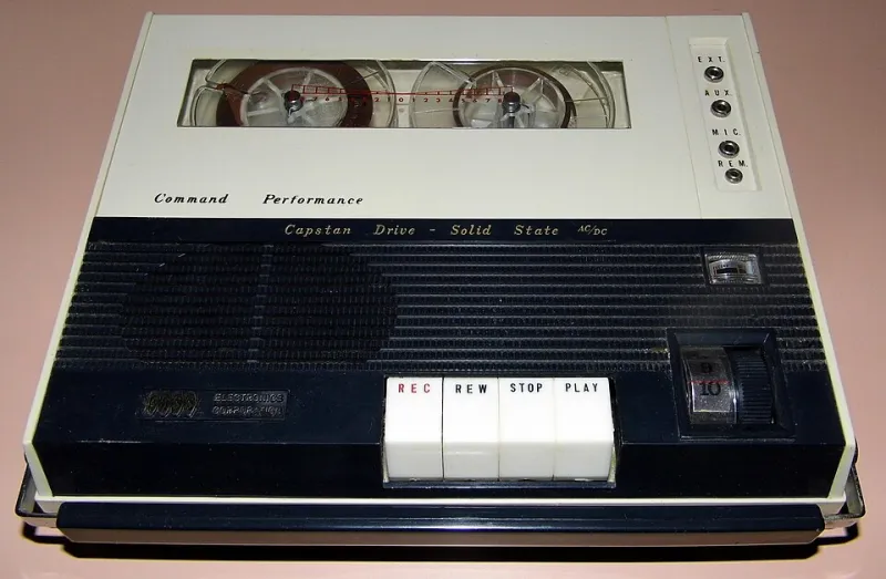 Rewind Culture: How Serious Listeners Are Walking Away From Algorithms and Back to Tape
